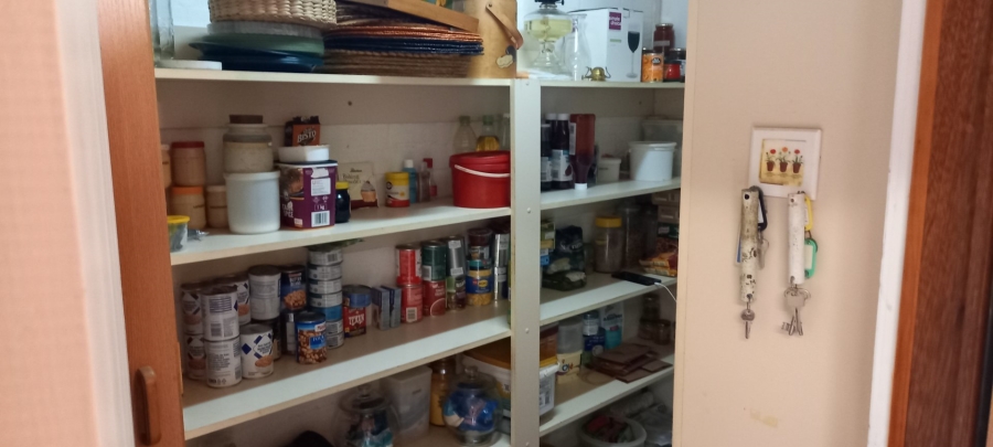 6 Bedroom Property for Sale in Bergsig Western Cape